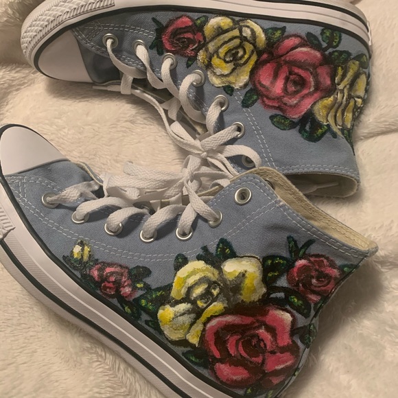 Rose Converse - Picture 2 of 8